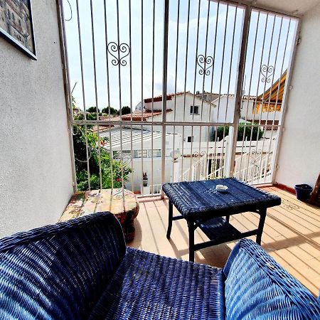 Bonita Casa Con Terraza Y Patio Емпуріабрава Екстер'єр фото